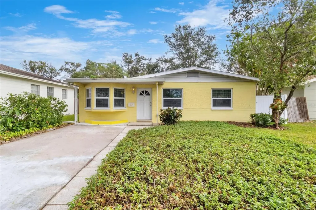3845 Iris Street N St Petersburg FL 33703