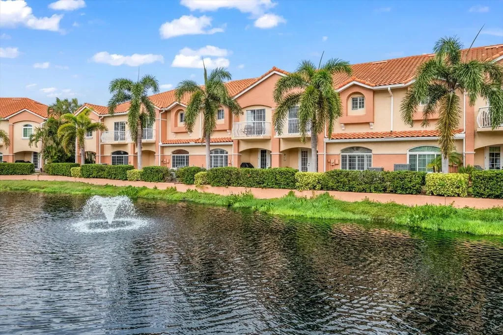 6329 Vista Verde Drive E St Petersburg FL 33707