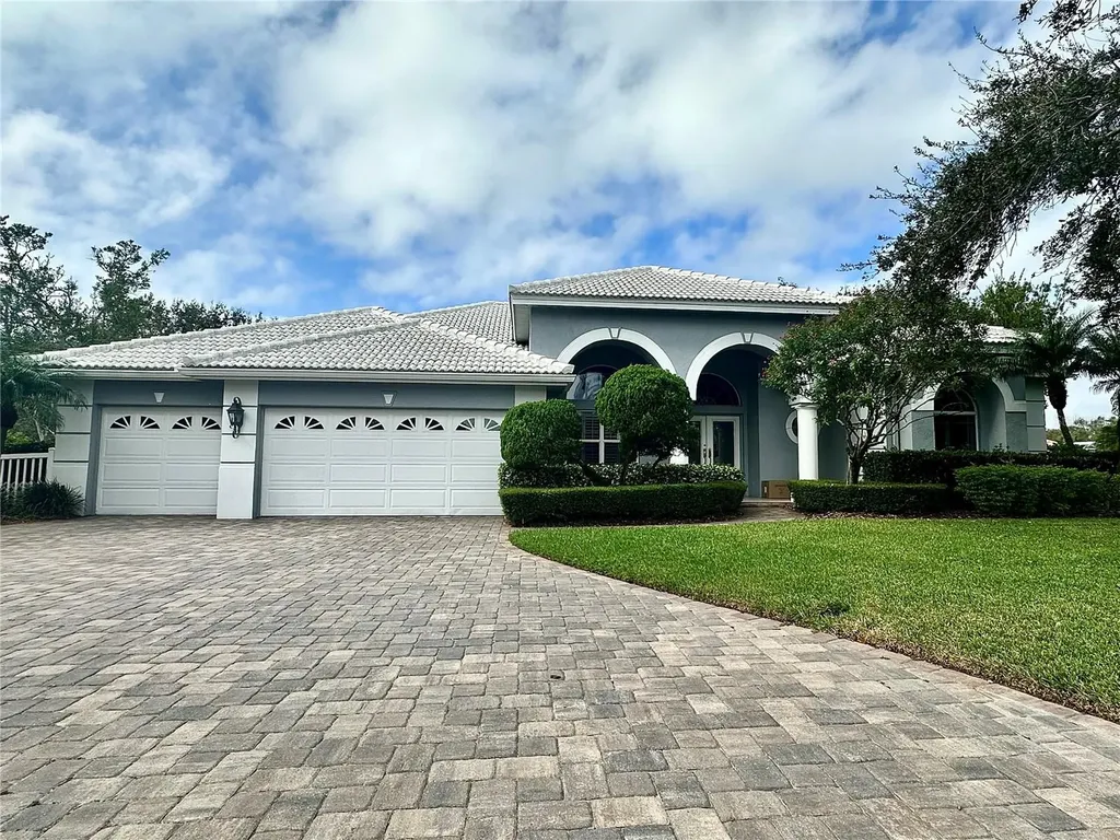 1239 Darlington Oak Circle NE St Petersburg FL 33703