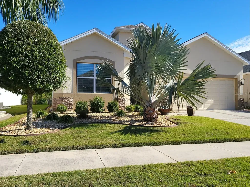 8724 Bridgeport Bay Circle Mount Dora FL 32757
