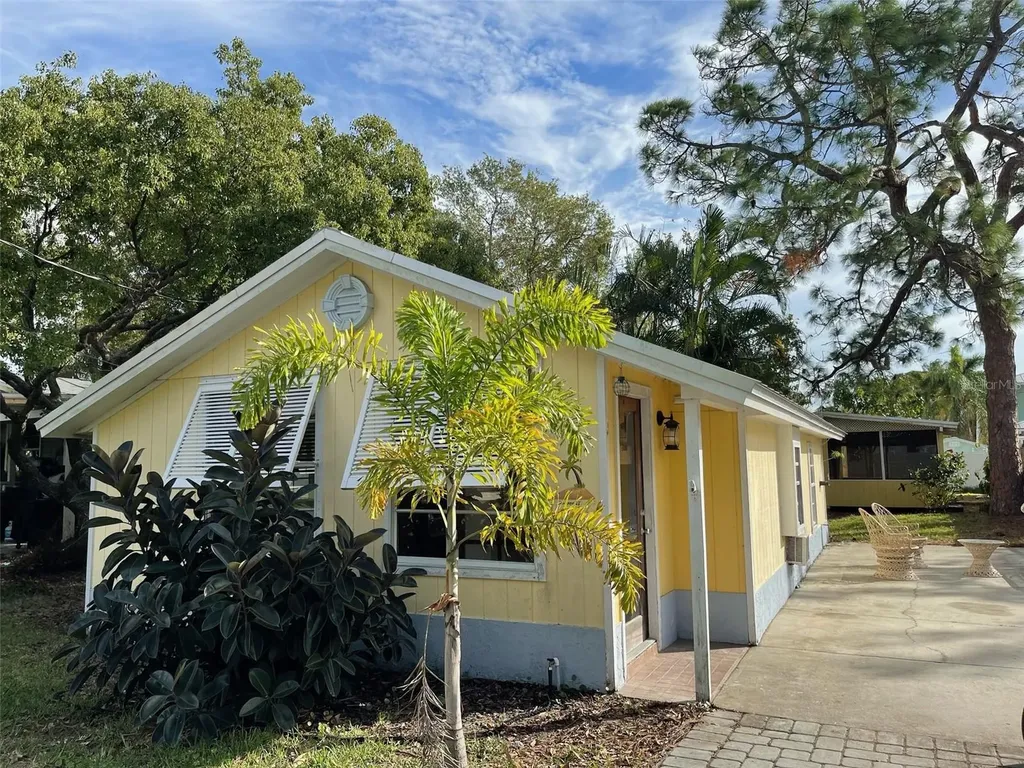808 Georgia Avenue Palm Harbor FL 34683