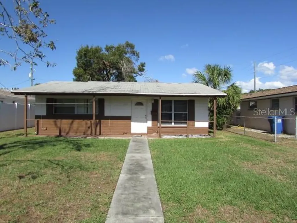 511 75th Avenue N St Petersburg FL 33702