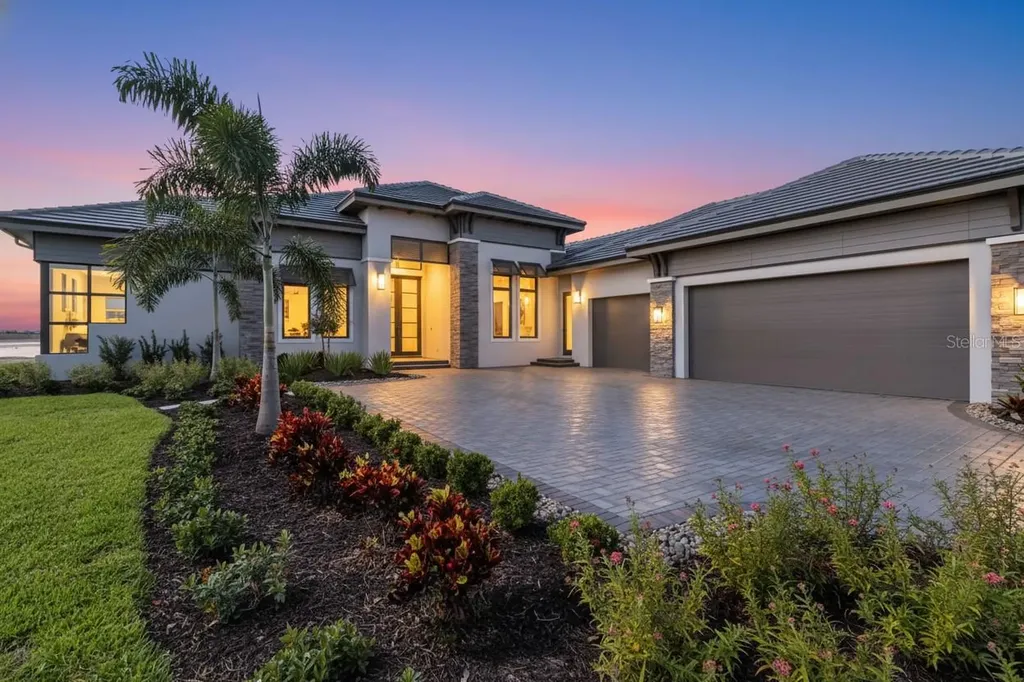 1018 Blue Shell Loop Sarasota FL 34240