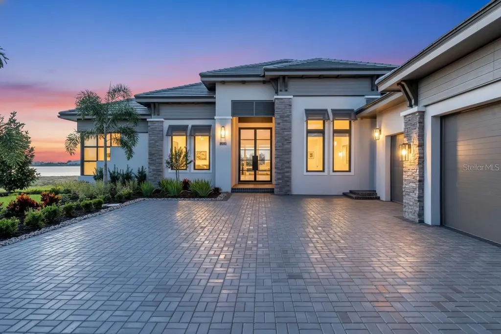 1018 Blue Shell Loop Sarasota FL 34240