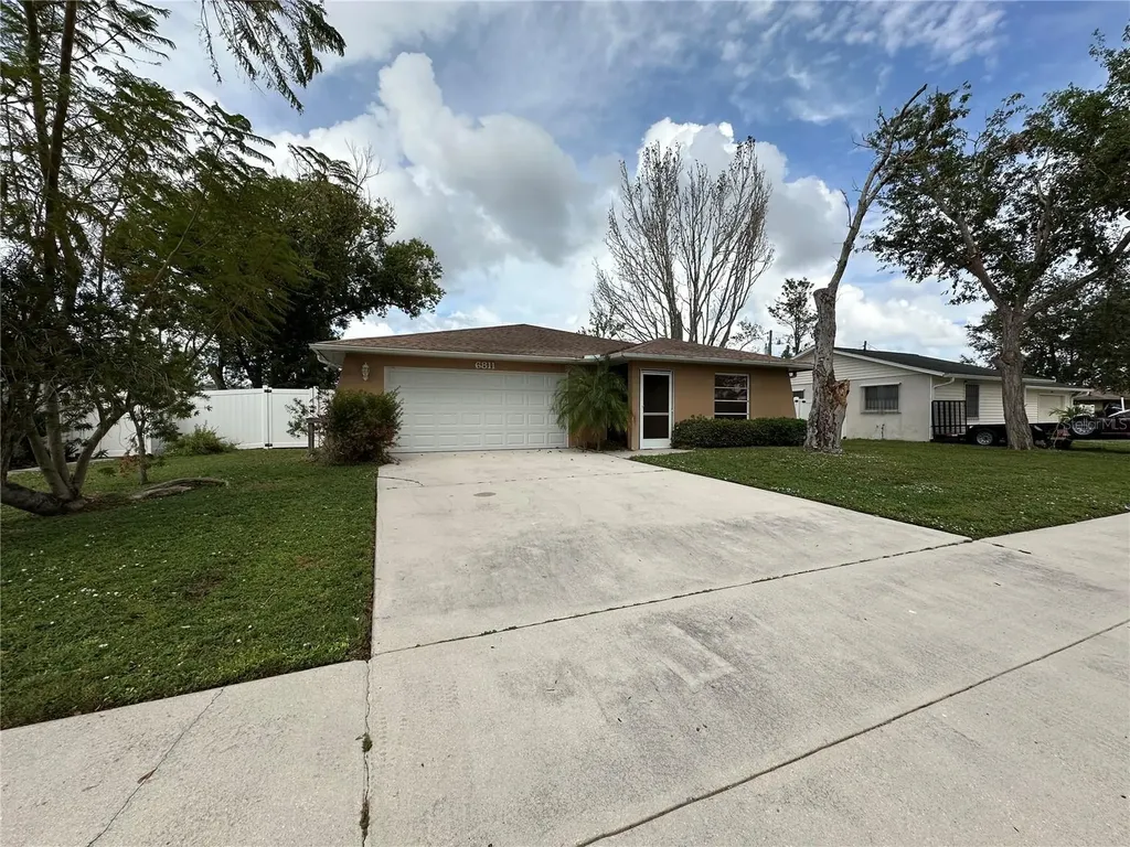 6811 Friendship Drive Sarasota FL 34241