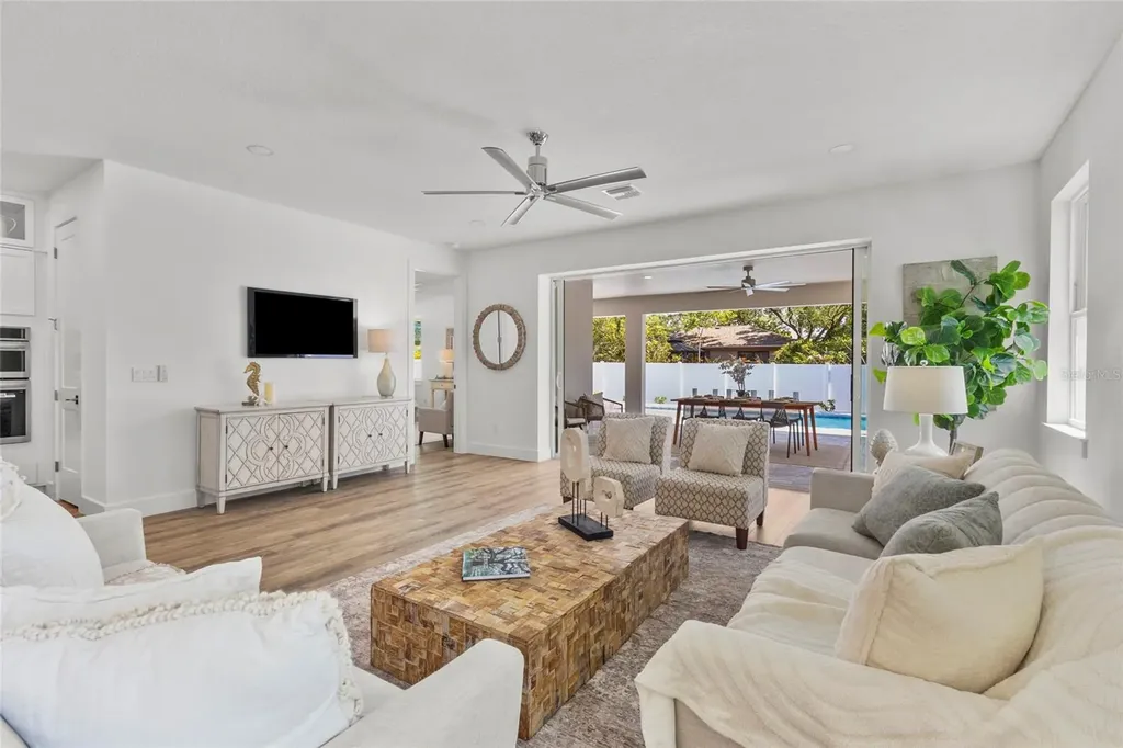 217 S Shade Avenue Sarasota FL 34237