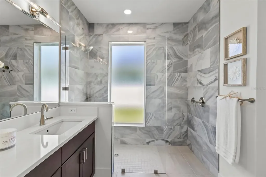 217 S Shade Avenue Sarasota FL 34237