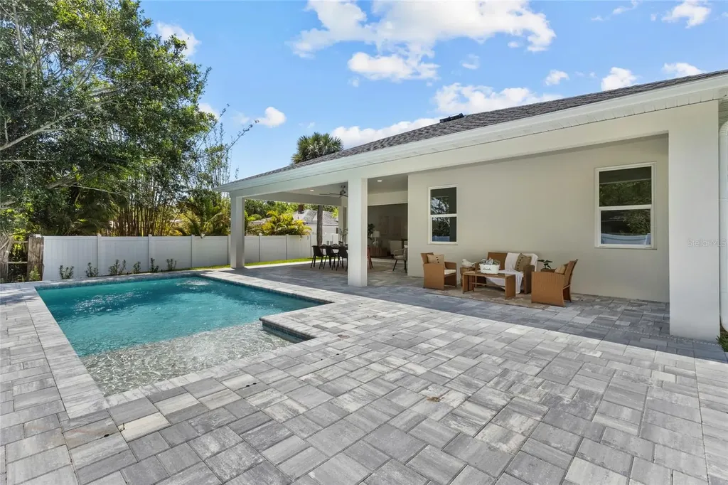 217 S Shade Avenue Sarasota FL 34237