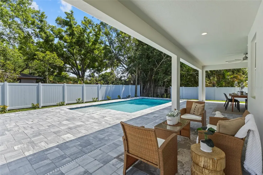217 S Shade Avenue Sarasota FL 34237