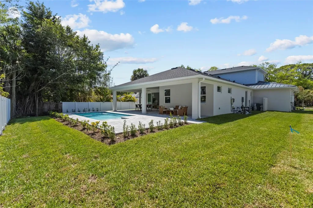 217 S Shade Avenue Sarasota FL 34237