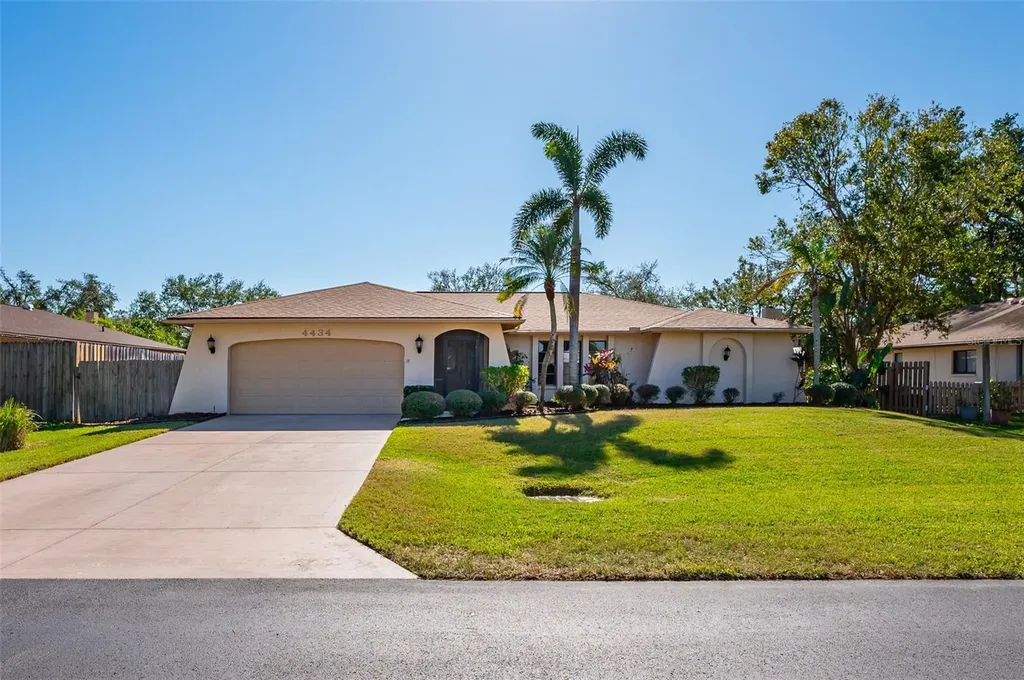 4434 Meadow Creek Circle Sarasota FL 34233
