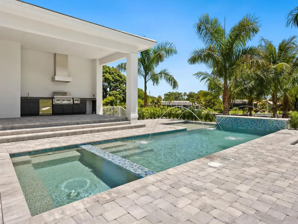 5910 Gulf Of Mexico Drive Longboat Key FL 34228