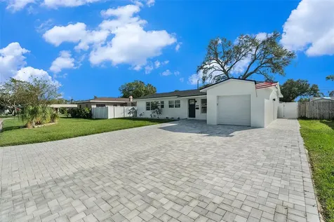 6682 32nd Avenue N St Petersburg FL 33710