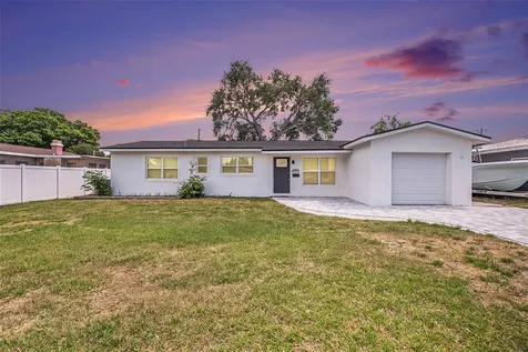 6682 32nd Avenue N St Petersburg FL 33710