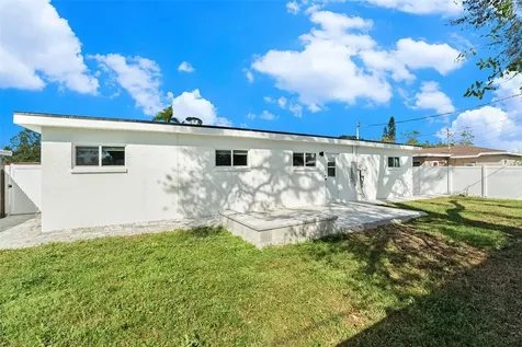 6682 32nd Avenue N St Petersburg FL 33710