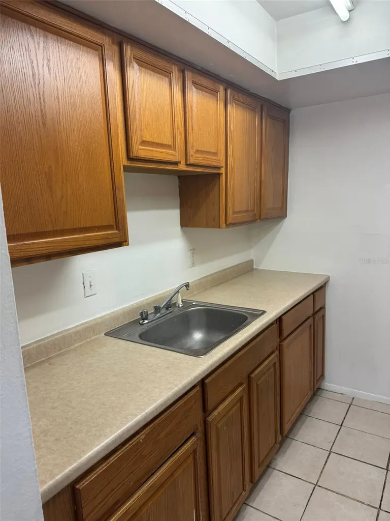 6008 Village Circle Orlando FL 32822