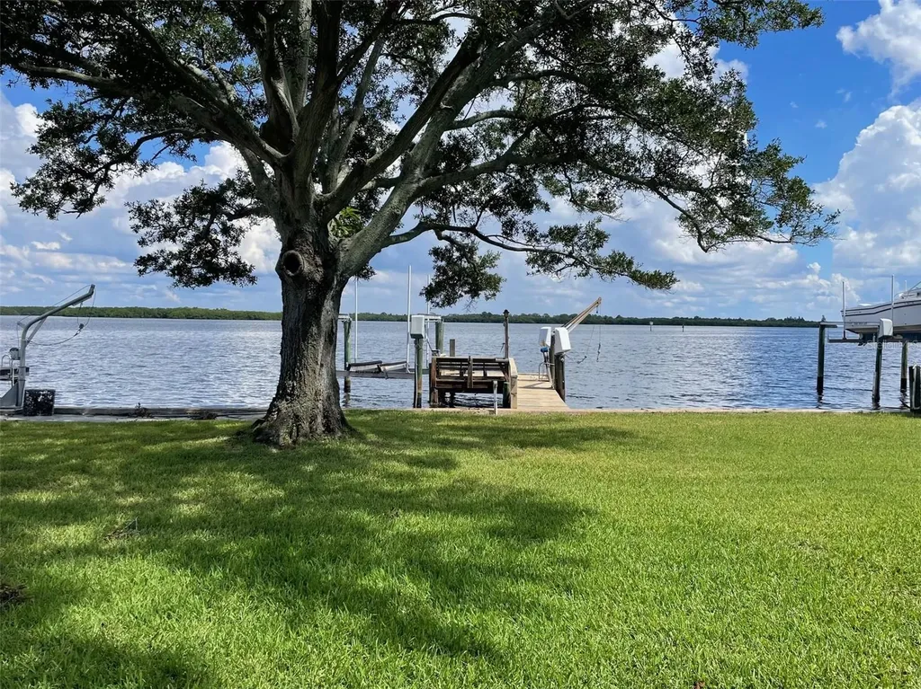 6151 Bayou Grande Boulevard NE St Petersburg FL 33703