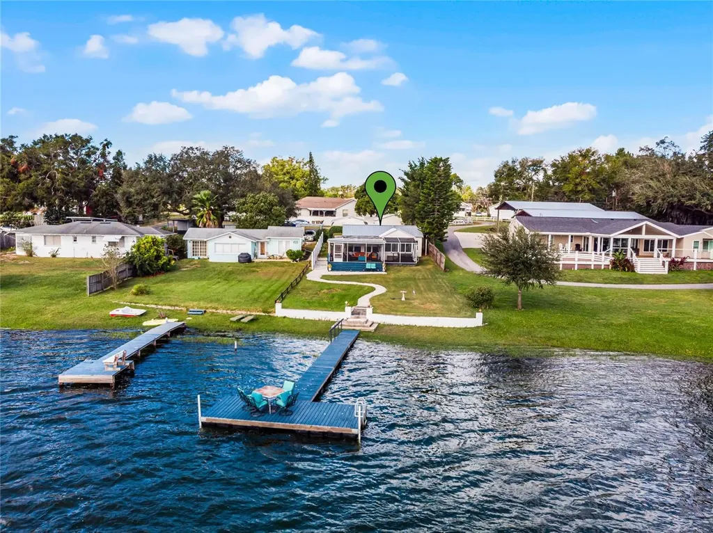 325 Lakefront Court Eustis FL 32726