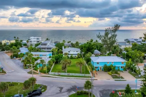 1410 Gulf Boulevard Englewood FL 34223