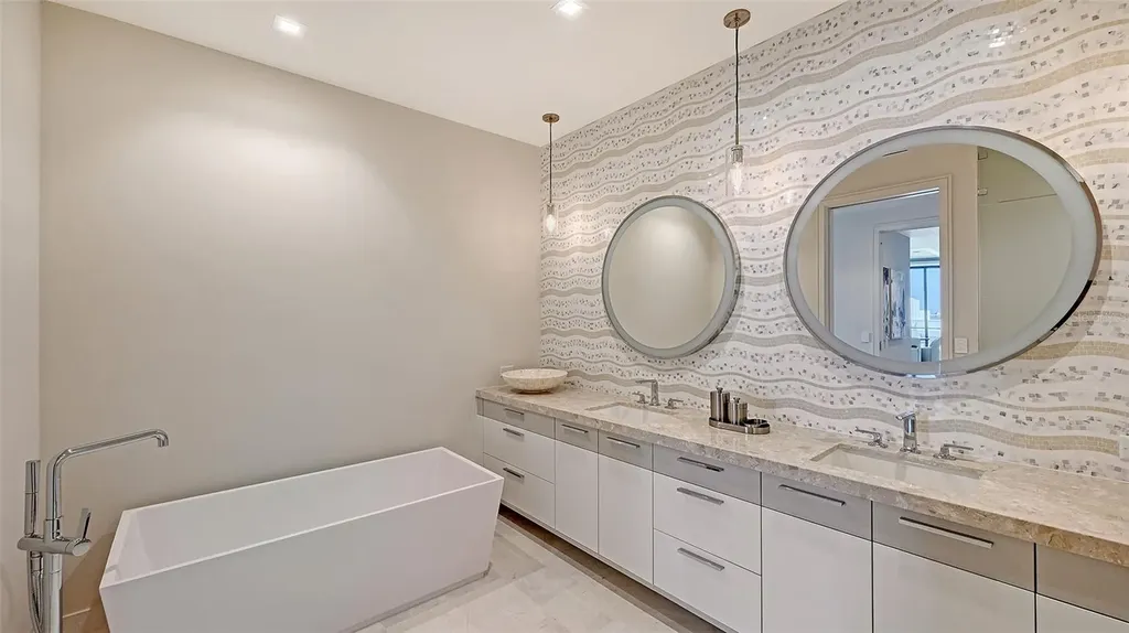 1591 Gulf Of Mexico Drive Longboat Key FL 34228