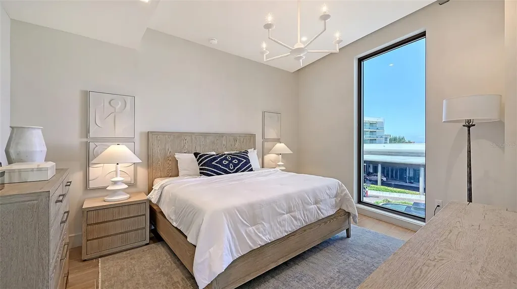 1591 Gulf Of Mexico Drive Longboat Key FL 34228