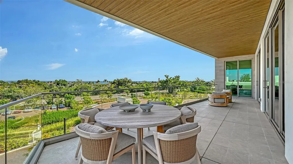 1591 Gulf Of Mexico Drive Longboat Key FL 34228