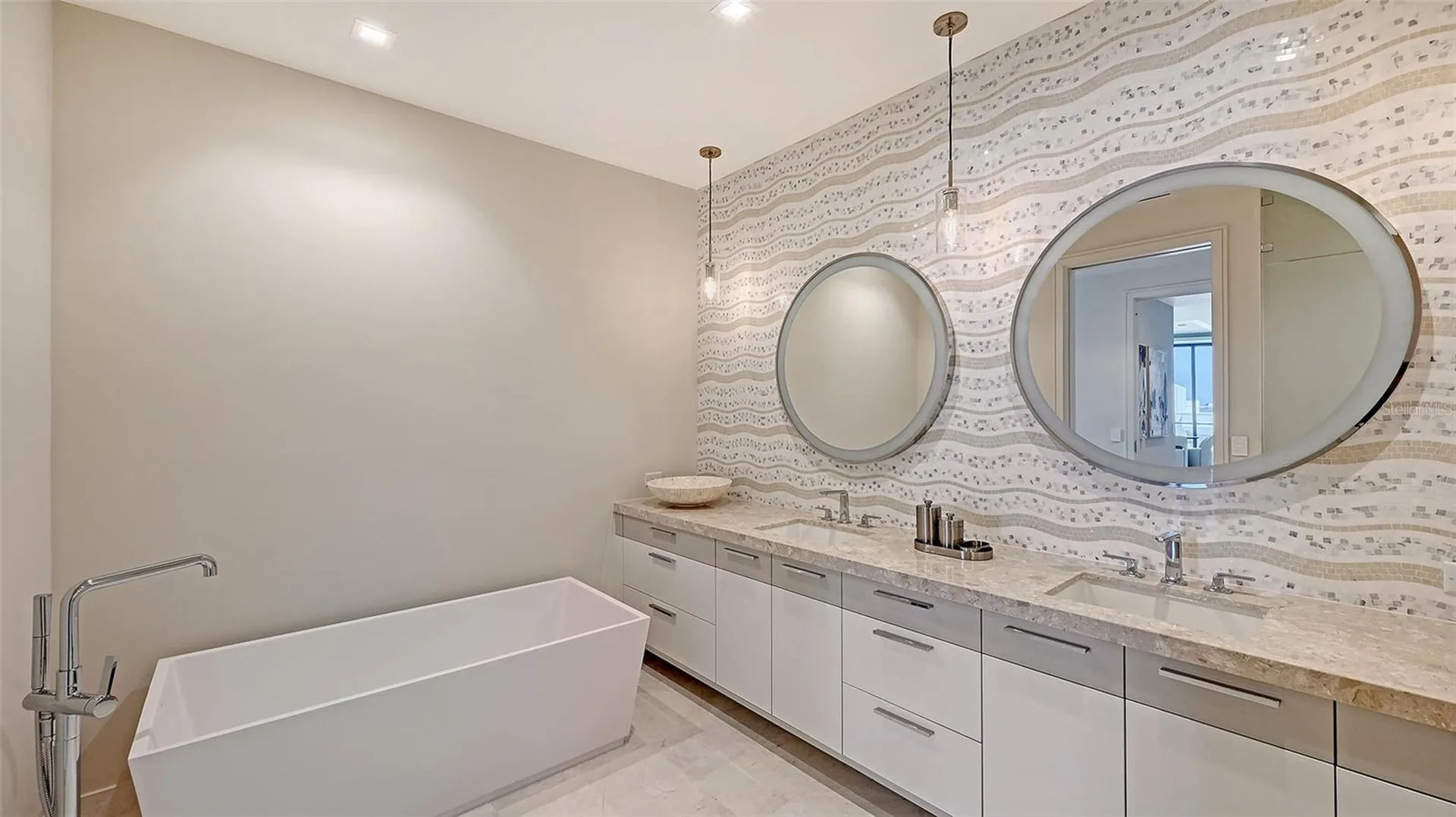 1591 Gulf Of Mexico Drive Longboat Key FL 34228