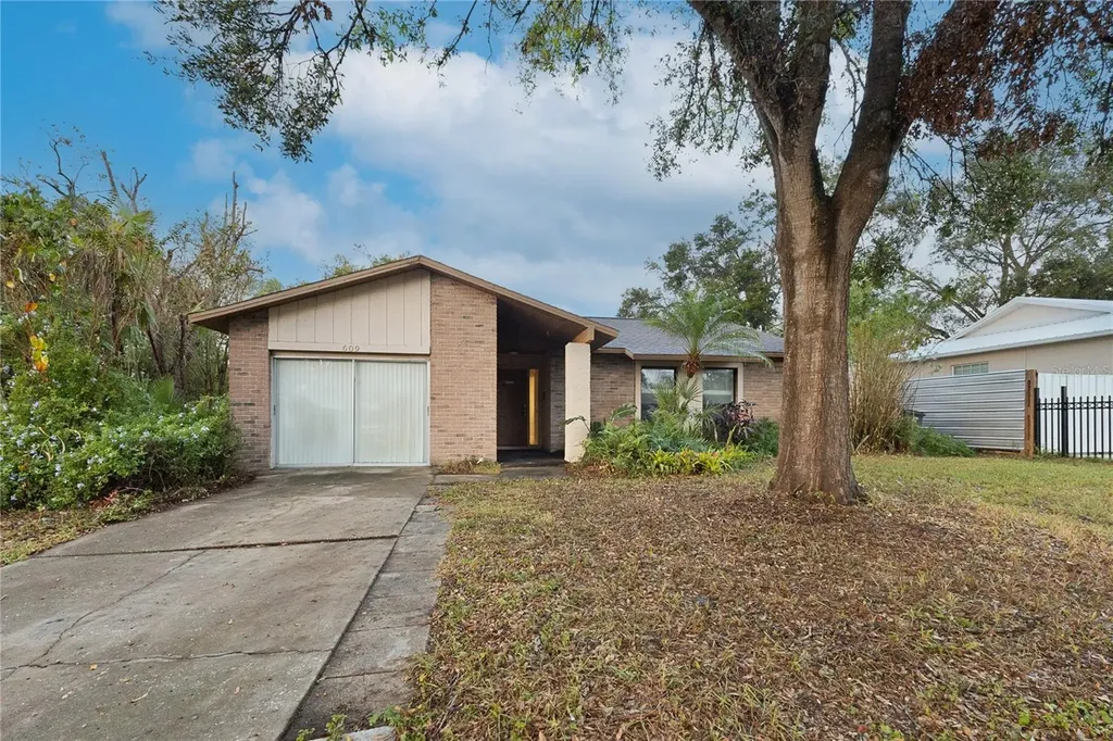 609 Missionwoode Drive Seffner FL 33584