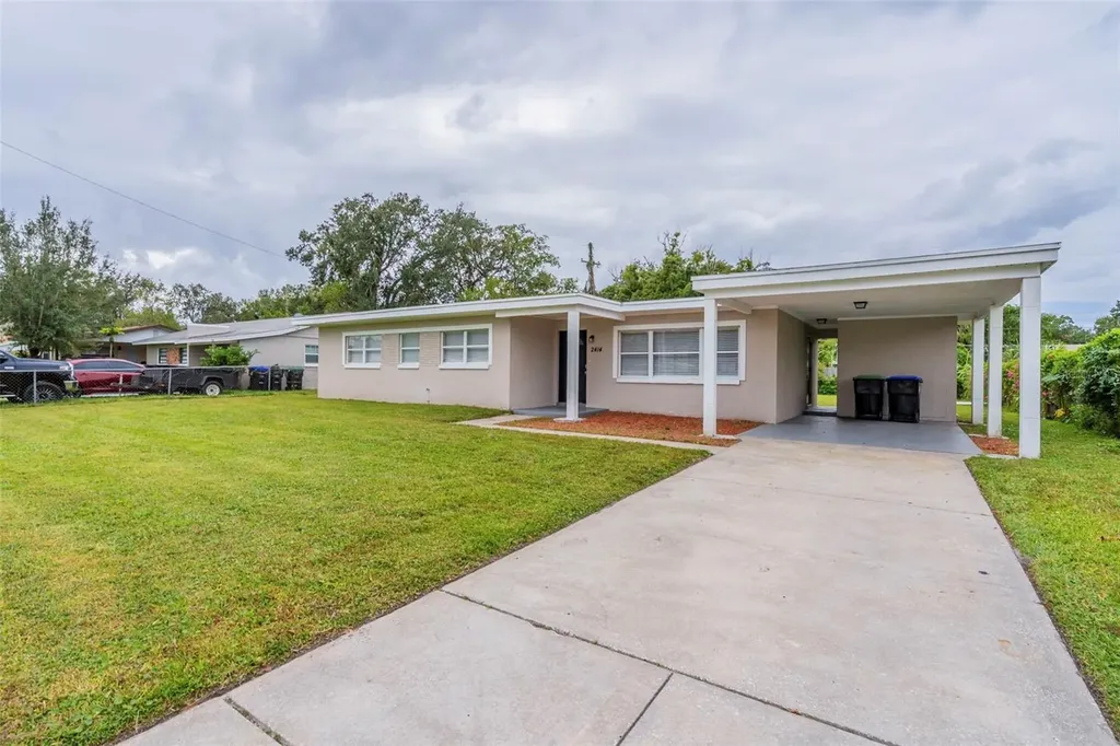 2414 Fontainebleau Drive Orlando FL 32808