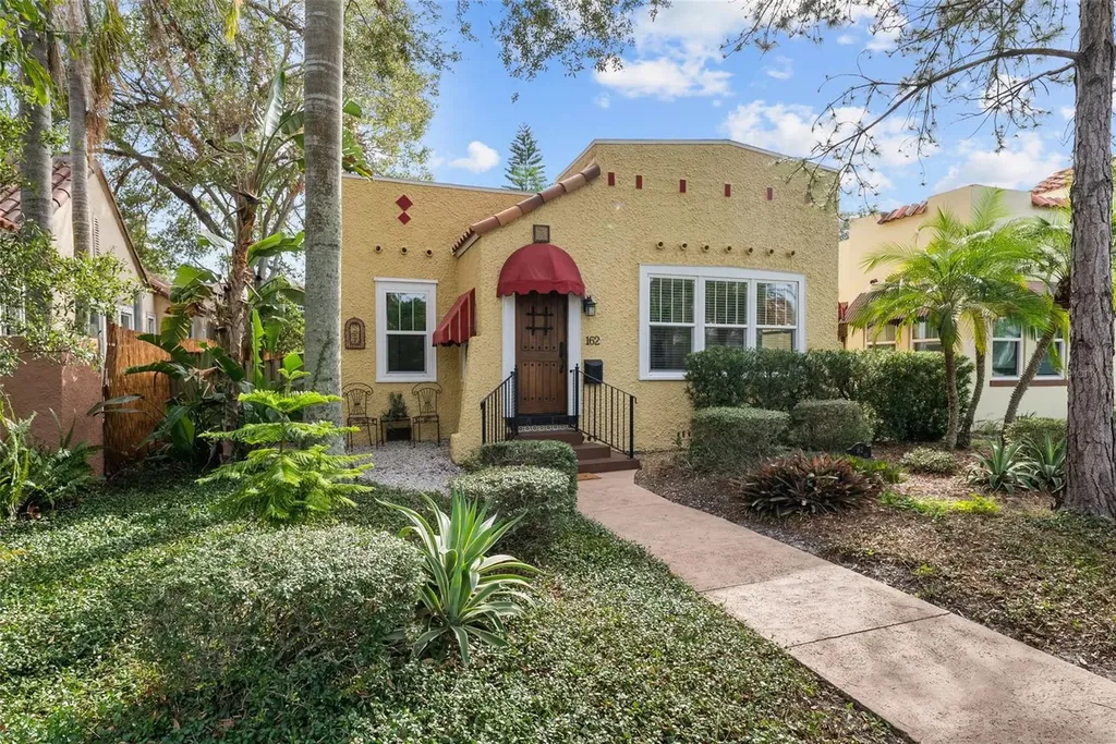 162 19th Avenue NE St Petersburg FL 33704