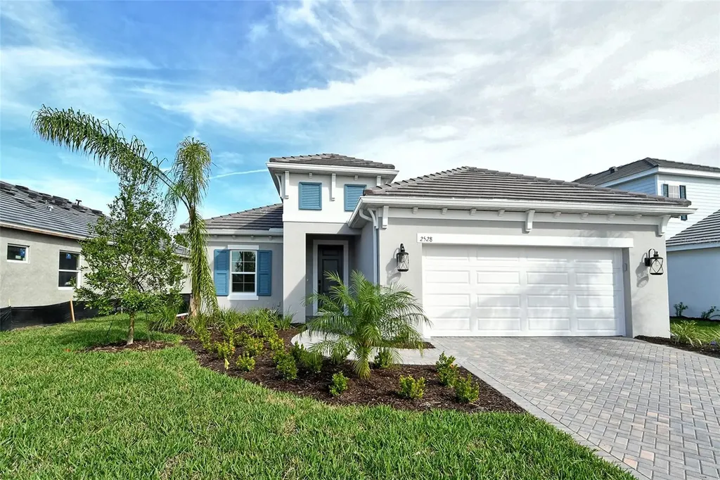 2528 Star Apple Way Sarasota FL 34240