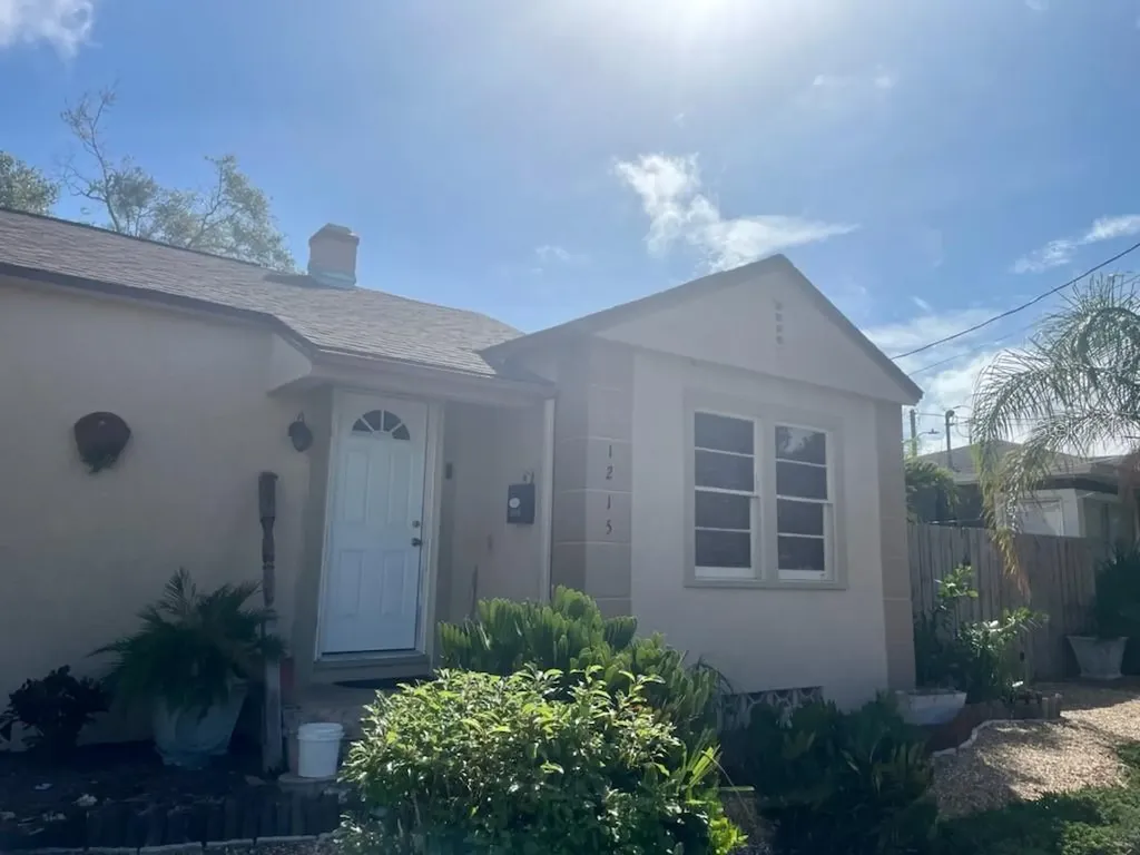 1215 N Garden Avenue Clearwater FL 33755