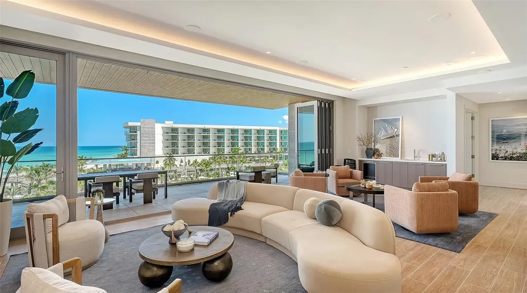 1561 Gulf Of Mexico Drive Longboat Key FL 34228