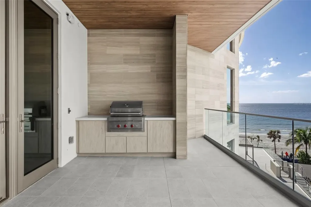 1561 Gulf Of Mexico Drive Longboat Key FL 34228