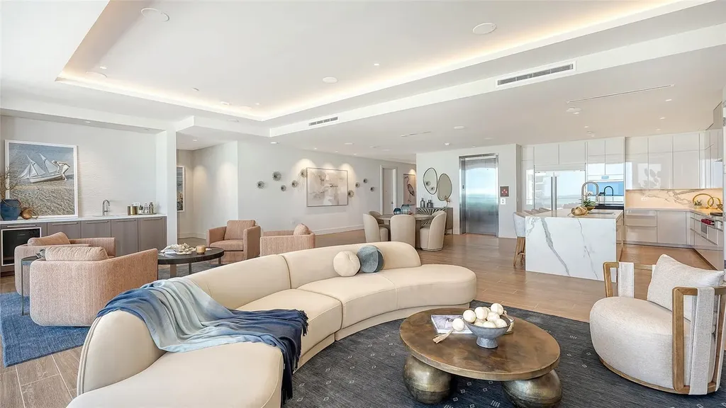 1561 Gulf Of Mexico Drive Longboat Key FL 34228
