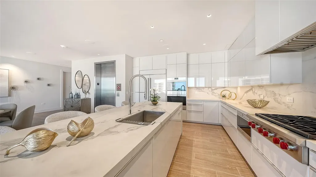 1561 Gulf Of Mexico Drive Longboat Key FL 34228
