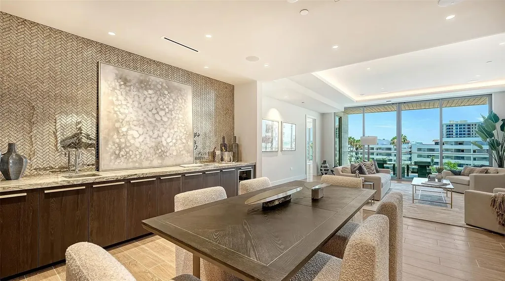 1561 Gulf Of Mexico Drive Longboat Key FL 34228