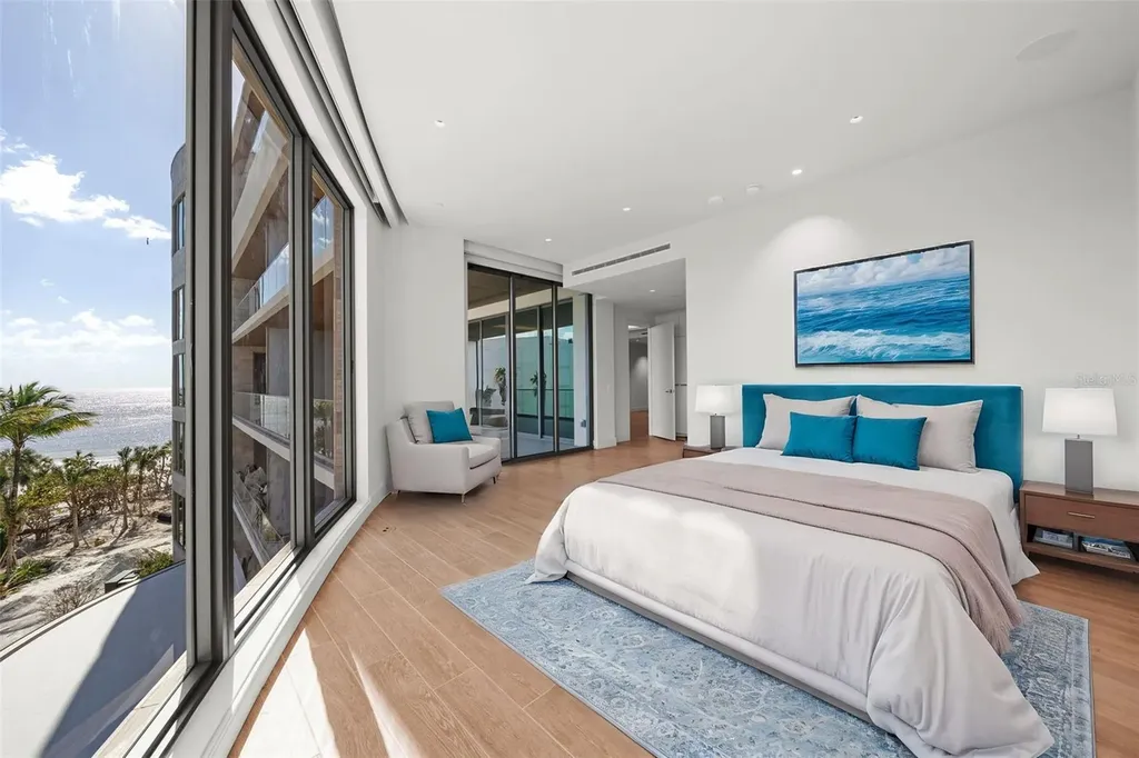 1561 Gulf Of Mexico Drive Longboat Key FL 34228