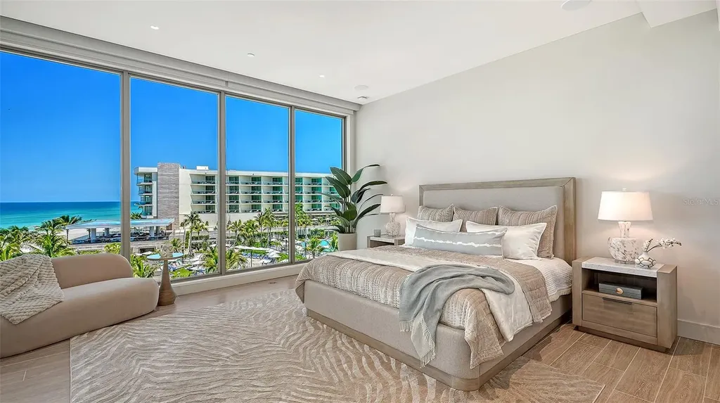 1561 Gulf Of Mexico Drive Longboat Key FL 34228