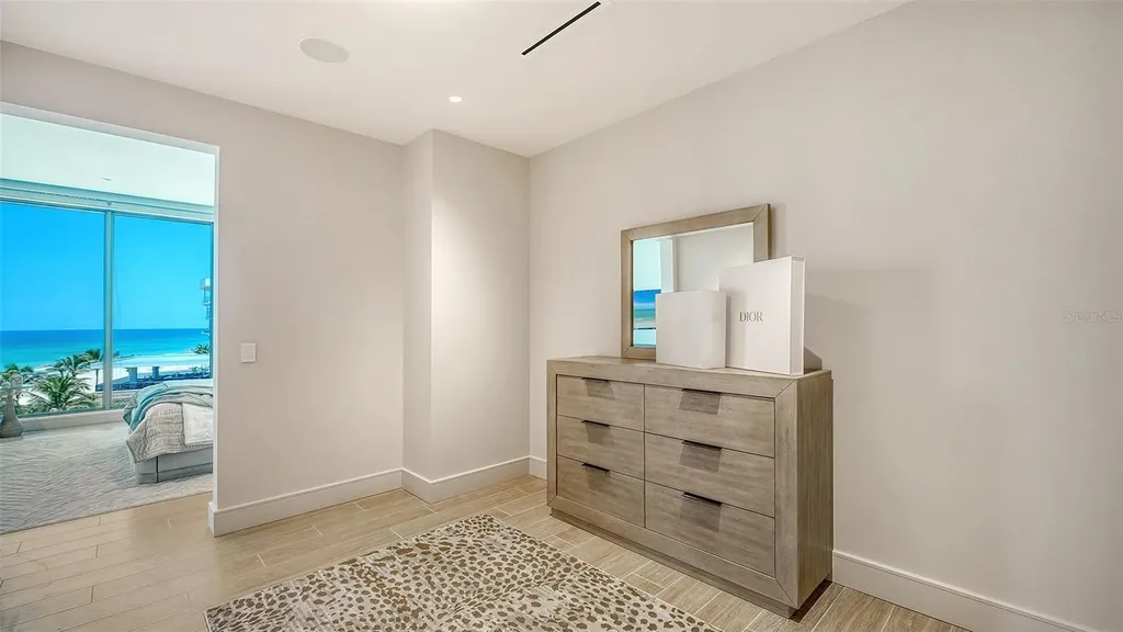 1561 Gulf Of Mexico Drive Longboat Key FL 34228