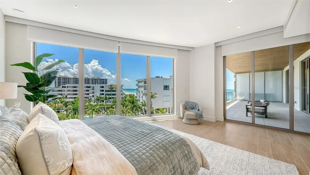 1561 Gulf Of Mexico Drive Longboat Key FL 34228