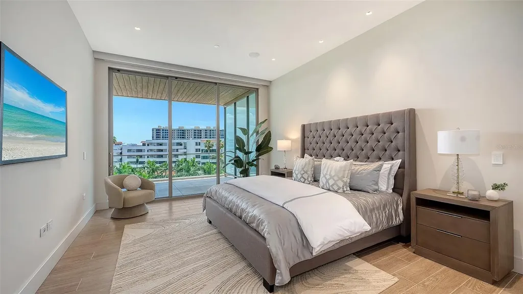 1561 Gulf Of Mexico Drive Longboat Key FL 34228