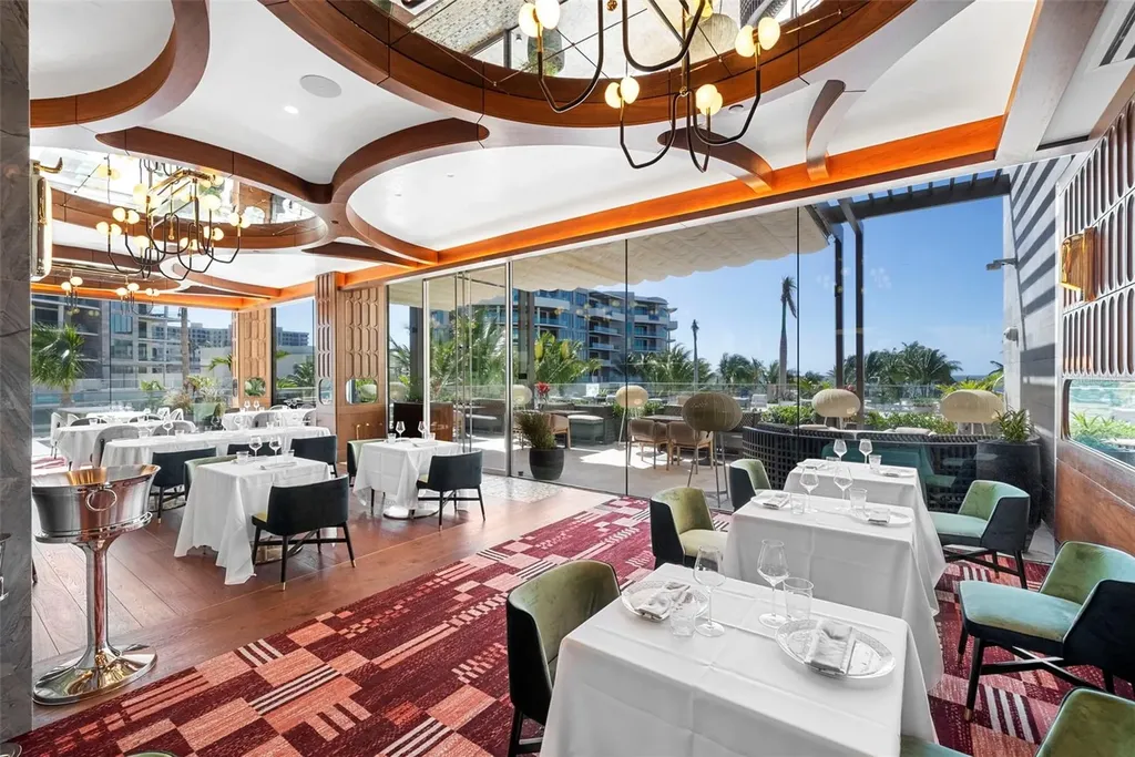 1561 Gulf Of Mexico Drive Longboat Key FL 34228