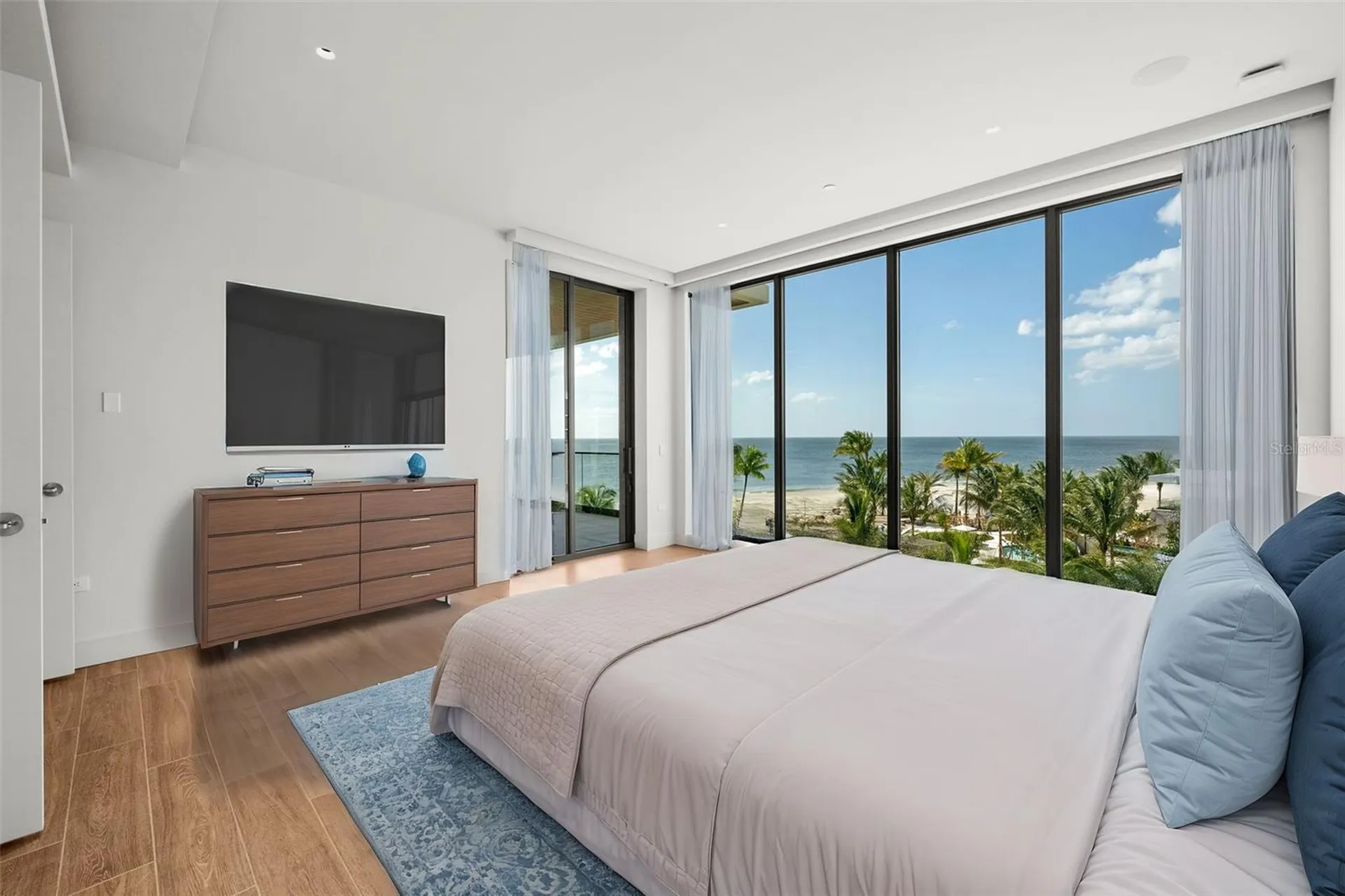 1561 Gulf Of Mexico Drive Longboat Key FL 34228