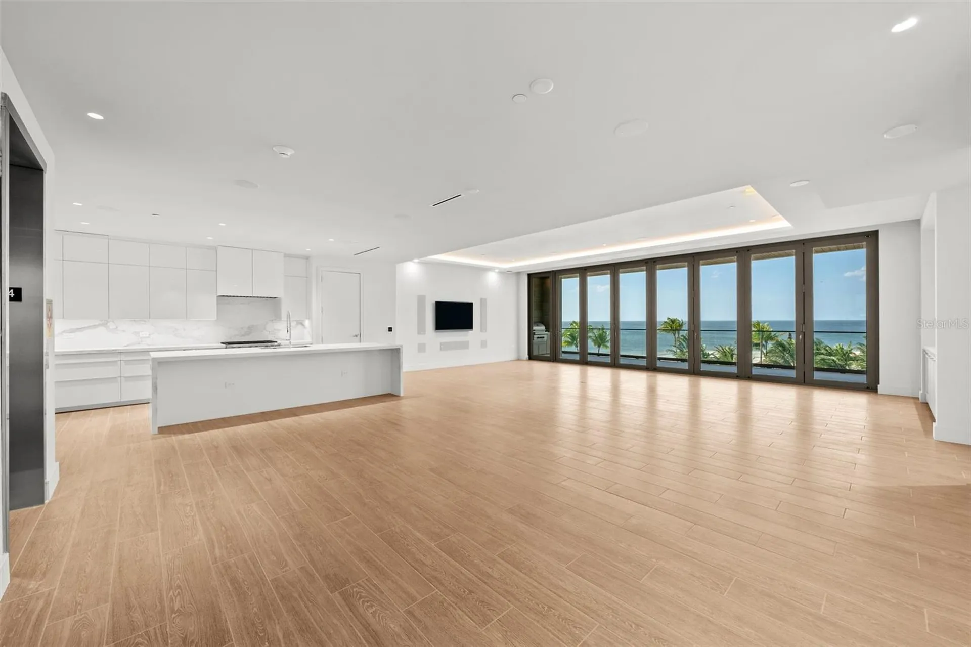1561 Gulf Of Mexico Drive Longboat Key FL 34228