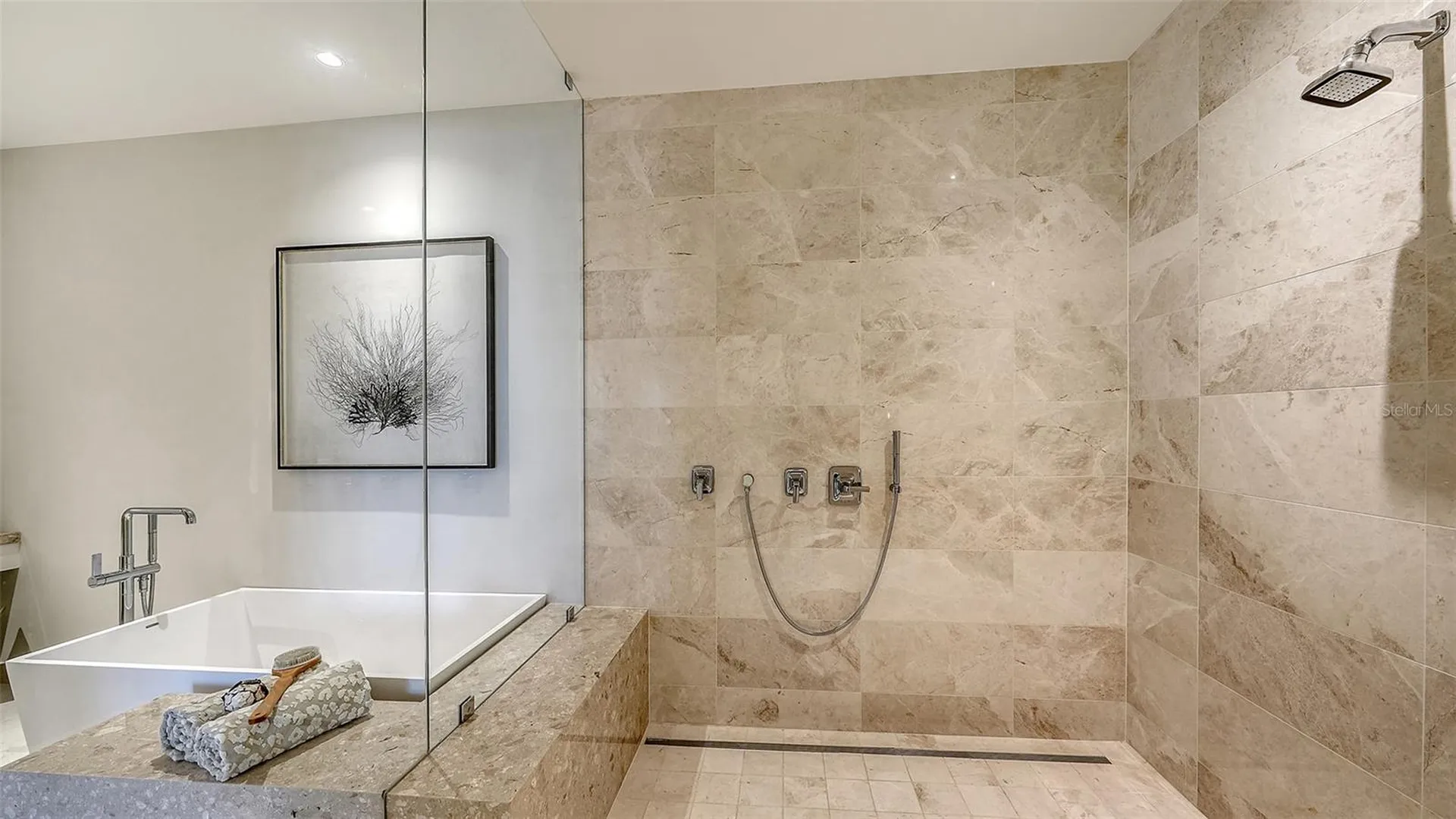 1561 Gulf Of Mexico Drive Longboat Key FL 34228