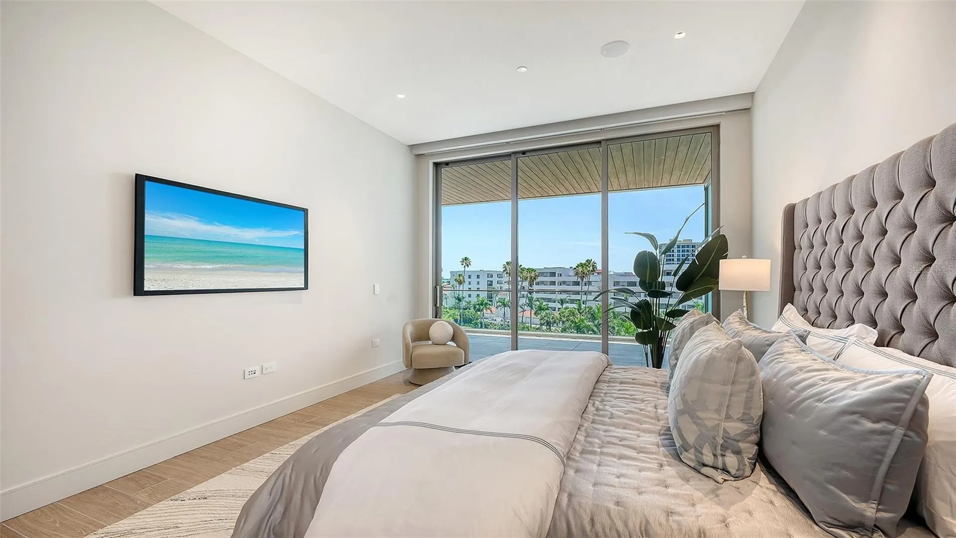 1561 Gulf Of Mexico Drive Longboat Key FL 34228