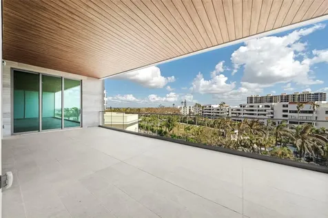 1561 Gulf Of Mexico Drive Longboat Key FL 34228