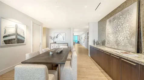 1561 Gulf Of Mexico Drive Longboat Key FL 34228