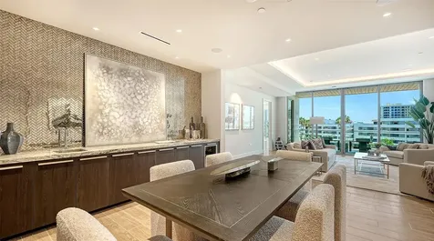 1561 Gulf Of Mexico Drive Longboat Key FL 34228